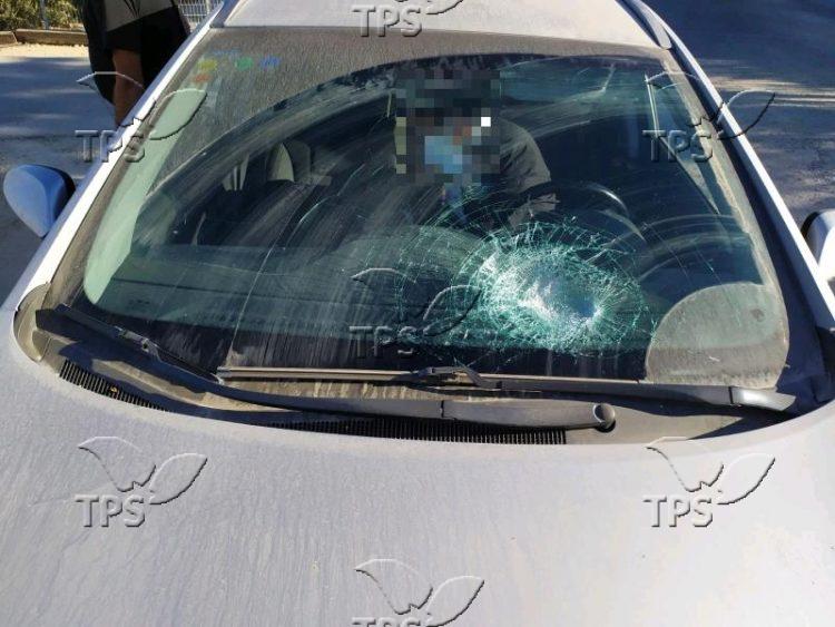 Stone-throwing by Palestinians at an Israeli car