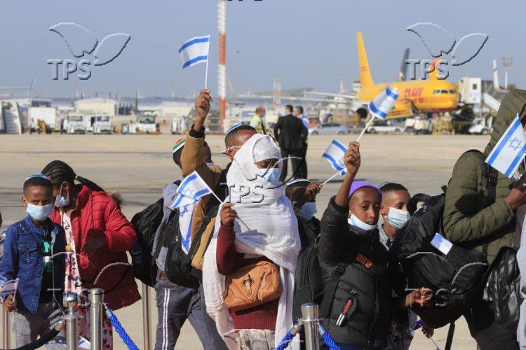 Operation Tsur Israel – Ethiopian Jews Arrive in Israel