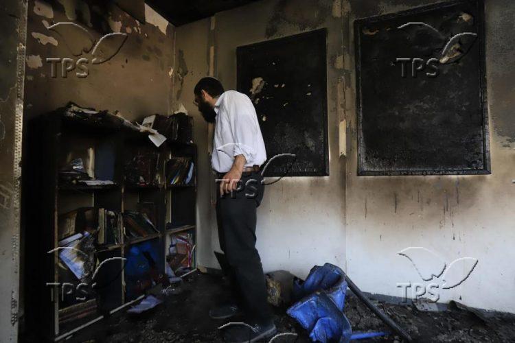 Yeshiva set on fire by Muslim rioters
