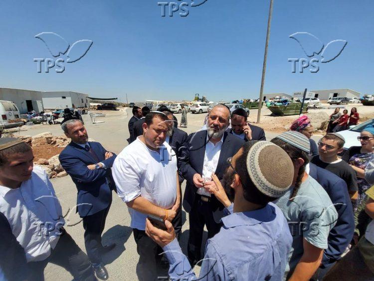 MK Aryeh Makhlouf Deri visits Evyatar in Samaria