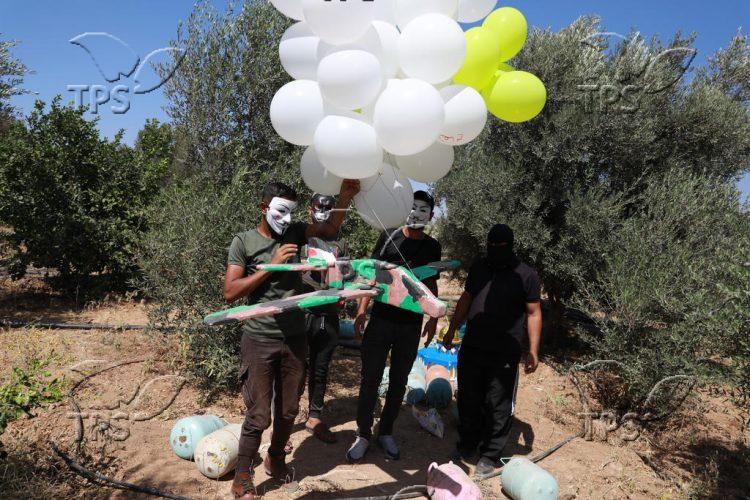 Balloons from Gaza towards Israel