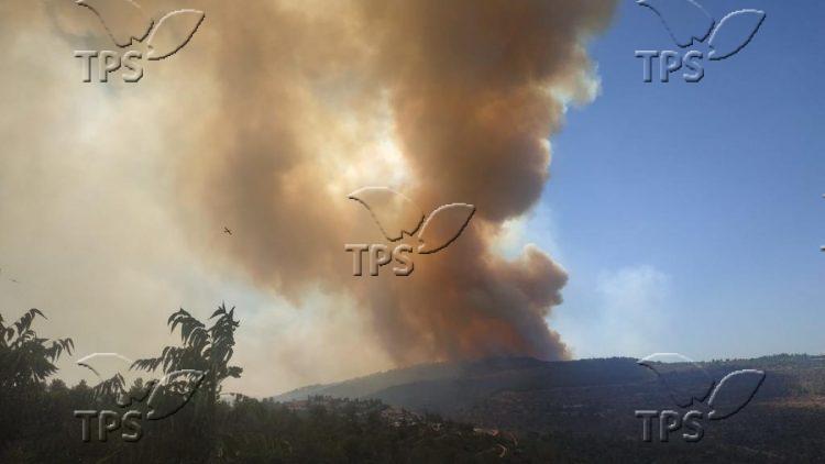 Massive wildfire outside of Jerusalem continues