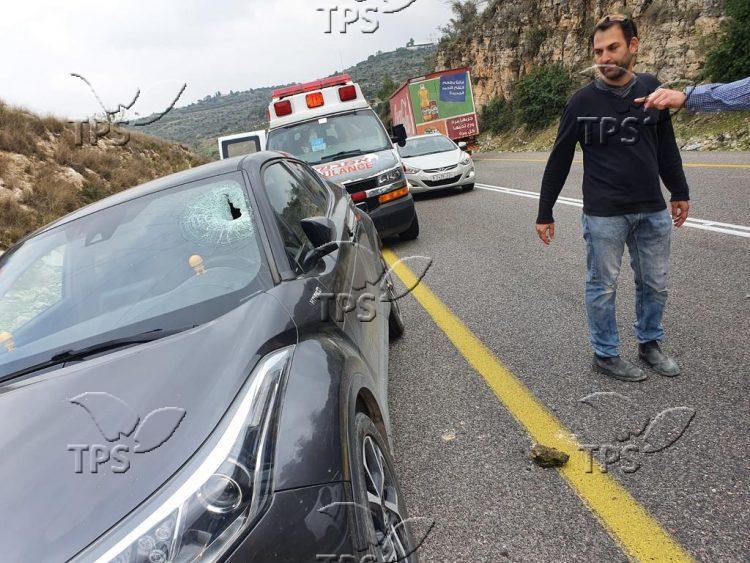 Arab Woman Injured in Rock Attack in Benyamin