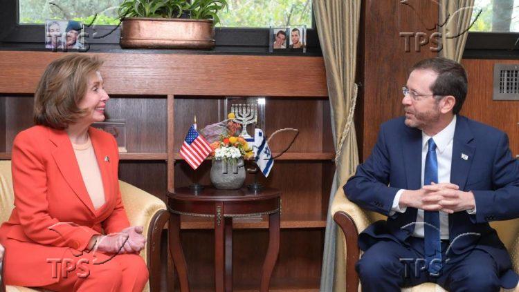 President Isaac Herzog hosts Nancy Pelosi, Speaker of the U.S. House of Representatives Amos Ben-Gershom (GPO)