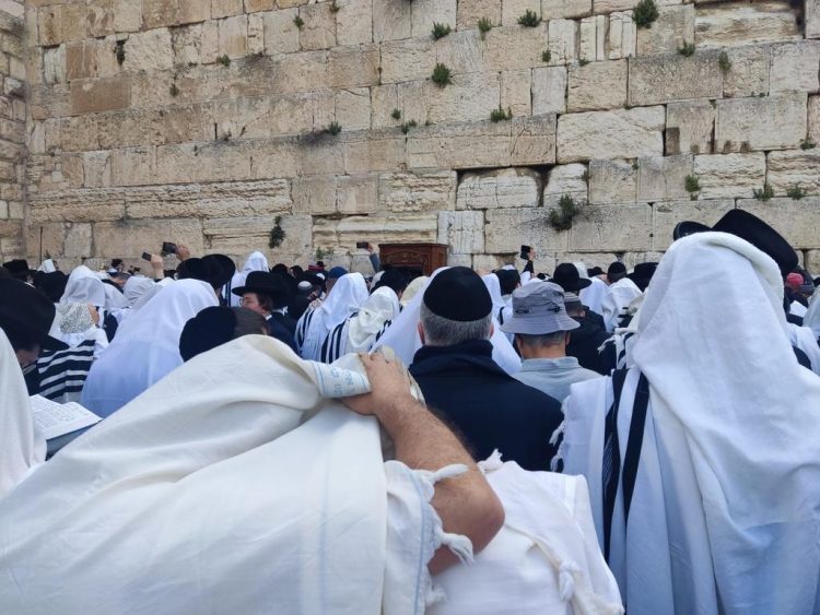 2022 Passover Priestly Blessing at the Western Wall