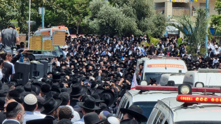 Funerals of Boaz Gol and Yonatan Havakuk who were murdered in the terror attack in Elad. tps