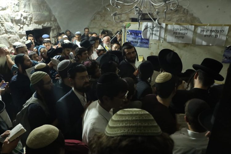 Jews Praying at Joseph’s Tomb Photo by TPS