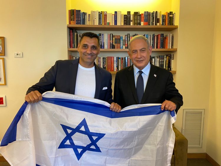 Joseph Zevuloni with Netanyahu photo by Yosef TPS