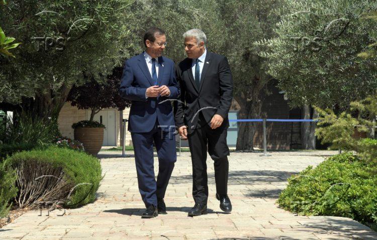 President Isaac Herzog meets Incoming Prime Minister Yair Lapid at the President’s Residence Haim Zach (GPO)