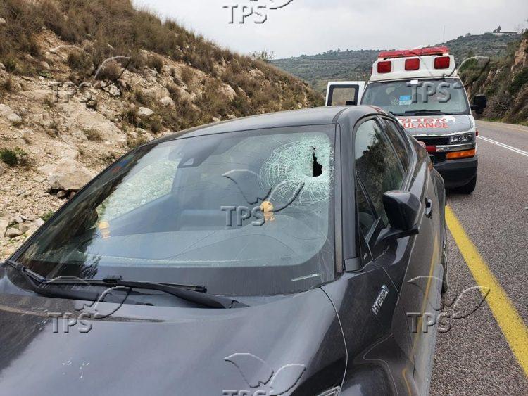 Arab Woman Injured in Rock Attack in Benyamin