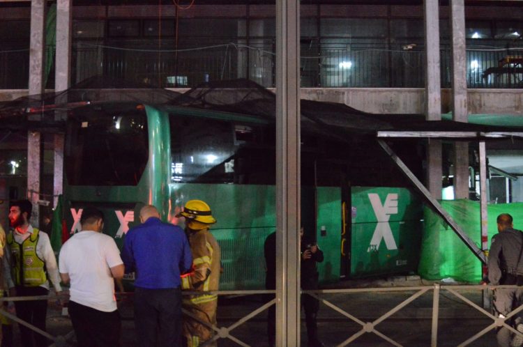 Jerusalem Bus Crash photo by TPS