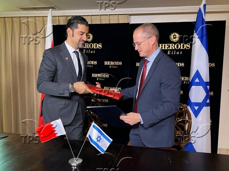 Oded Forer Minister of Agriculture with his Bahraini counterpart, H.E. Wael Bin Nasser Al Mubarak,