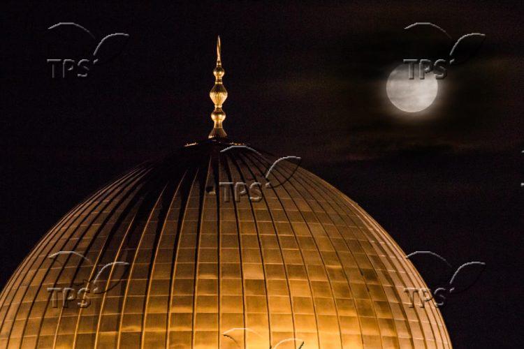 Full Moon in Jerusalem