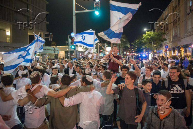 Independence Day celebrations in Tel Aviv