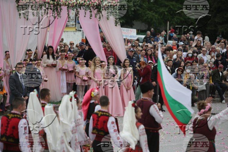 Carnival procession at the Rose Festival of Kazanlak, June 4, 2023 (BTA Photo)