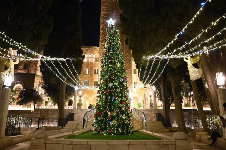 » The Jerusalem YMCA Unveils Its Christmas Tree