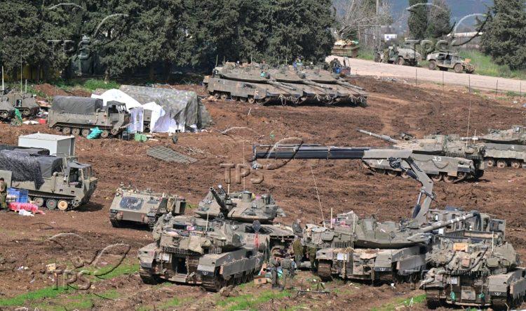 Israeli Defense Forces concentrate along the Israel-Lebanon border